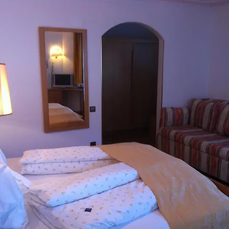 Serena Hotel